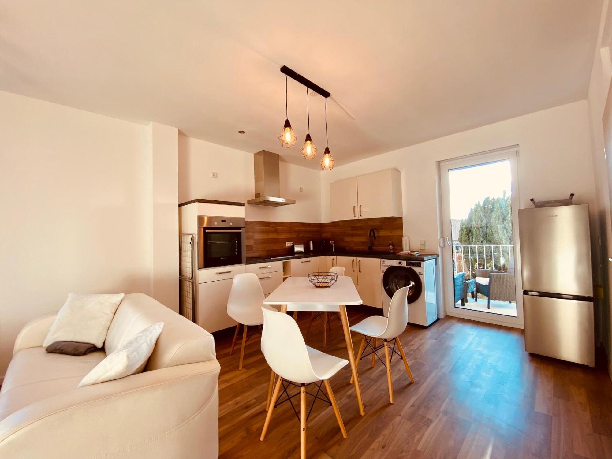 Hochwertige Ferienwohnung Mit 7Qm Balkon, Netflix, Kaffeeautomat, Rainshower Bad Zwickau Extérieur photo
