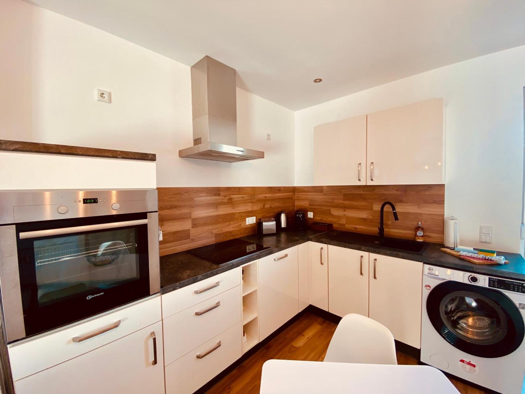 Hochwertige Ferienwohnung Mit 7Qm Balkon, Netflix, Kaffeeautomat, Rainshower Bad Zwickau Extérieur photo