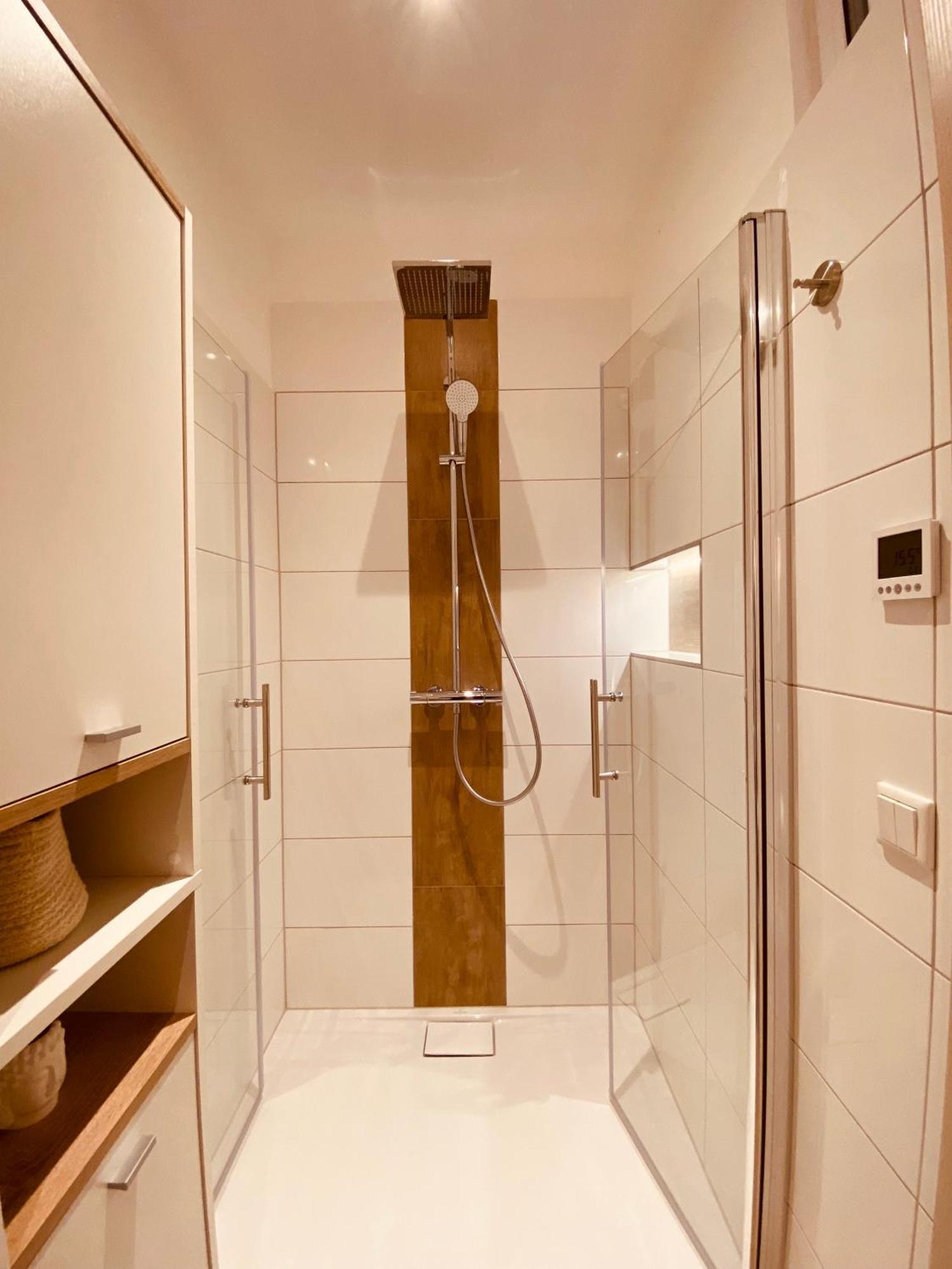 Hochwertige Ferienwohnung Mit 7Qm Balkon, Netflix, Kaffeeautomat, Rainshower Bad Zwickau Extérieur photo