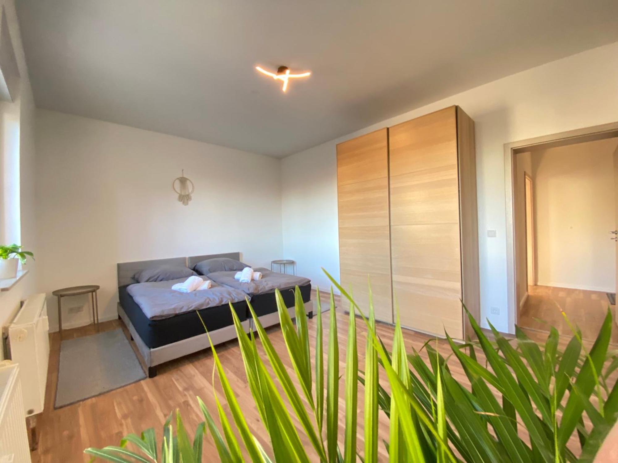 Hochwertige Ferienwohnung Mit 7Qm Balkon, Netflix, Kaffeeautomat, Rainshower Bad Zwickau Extérieur photo