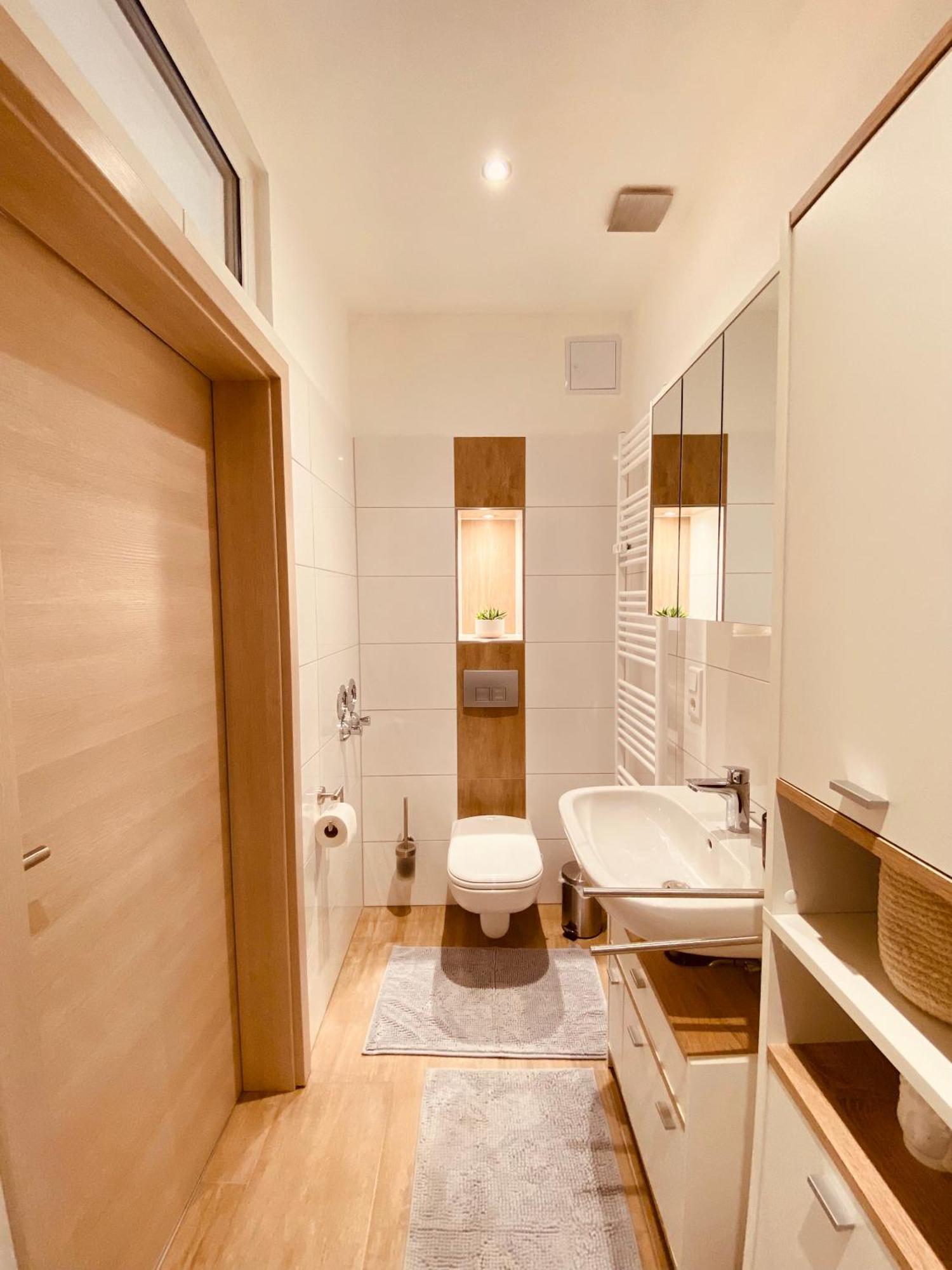 Hochwertige Ferienwohnung Mit 7Qm Balkon, Netflix, Kaffeeautomat, Rainshower Bad Zwickau Extérieur photo