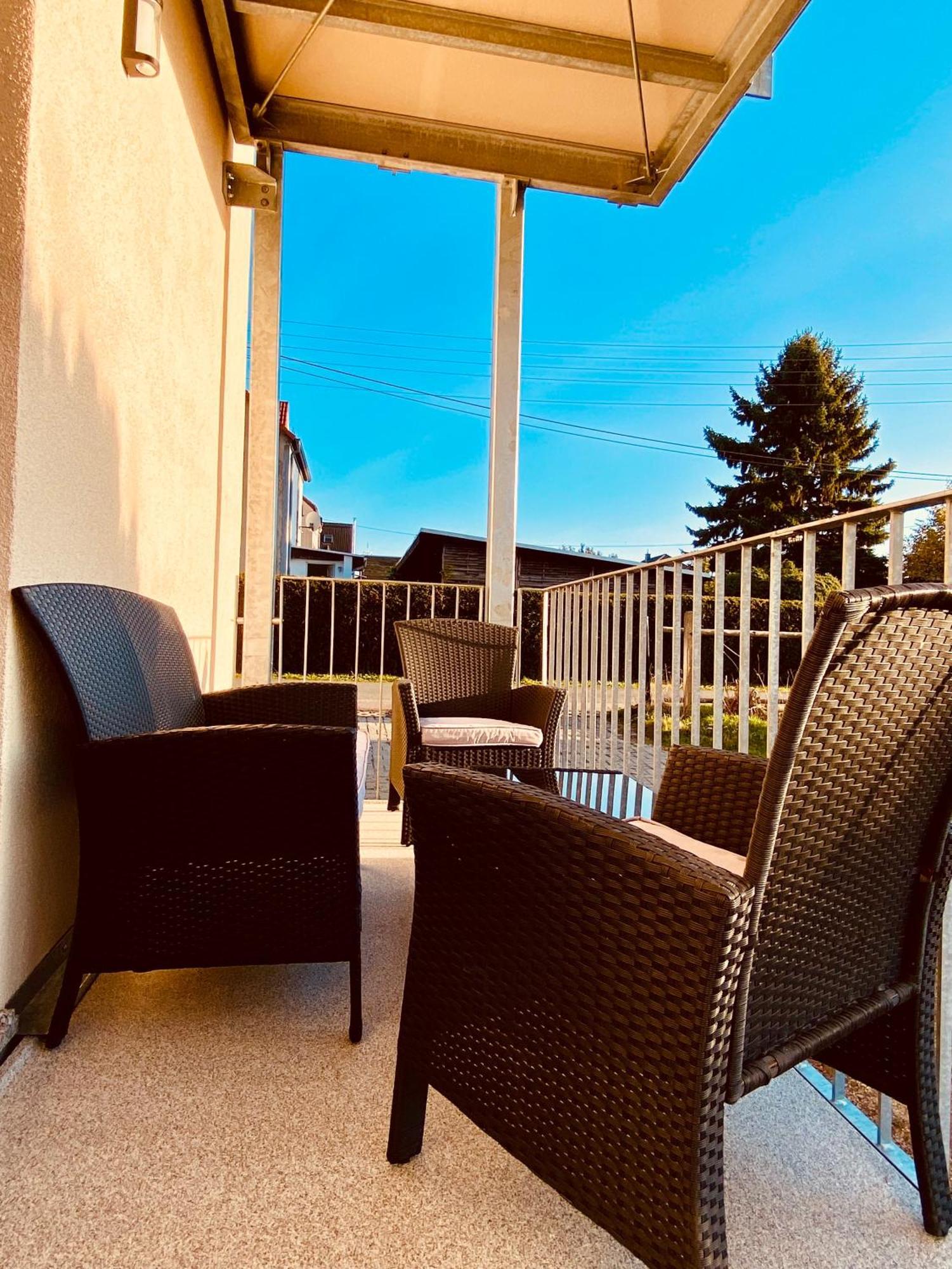 Hochwertige Ferienwohnung Mit 7Qm Balkon, Netflix, Kaffeeautomat, Rainshower Bad Zwickau Extérieur photo